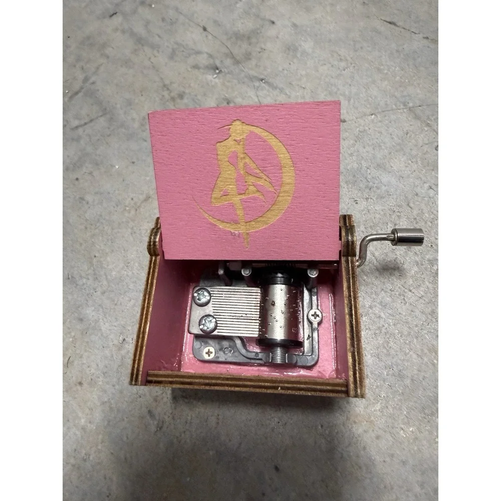 Sailor Moon Design Pink Wooden Manual Hand Crank Crank-Operated Music Box